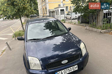 Хэтчбек Ford Fusion 2004 в 