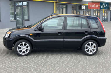 Хэтчбек Ford Fusion 2011 в 