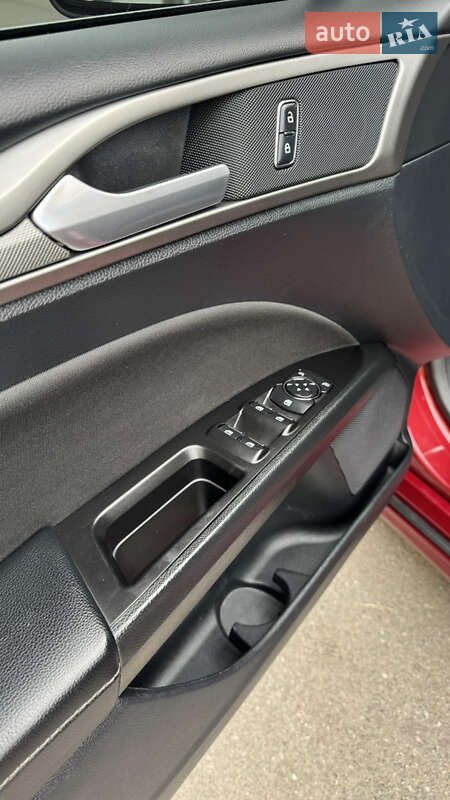 Седан Ford Fusion 2017 в Харкові