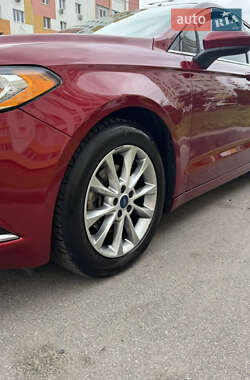 Седан Ford Fusion 2017 в 