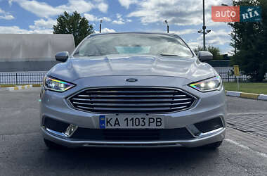 Седан Ford Fusion 2017 в 