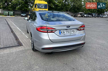 Седан Ford Fusion 2017 в 