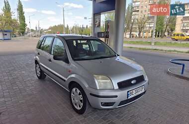 Хэтчбек Ford Fusion 2003 в 