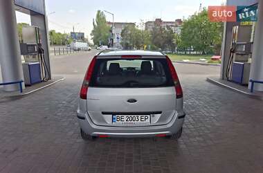 Хэтчбек Ford Fusion 2003 в 