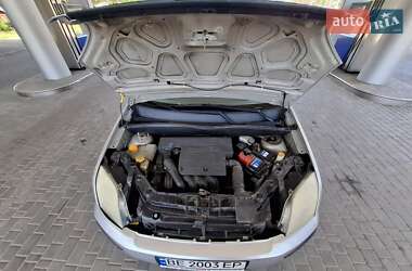 Хэтчбек Ford Fusion 2003 в 