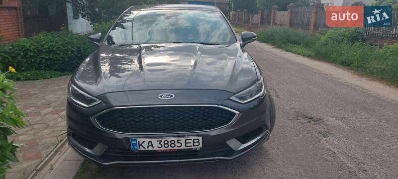 Седан Ford Fusion 2016 в 