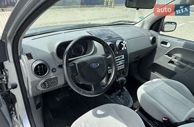 Хэтчбек Ford Fusion 2005 в 