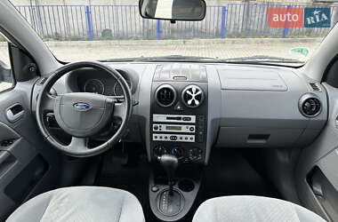 Хэтчбек Ford Fusion 2005 в 