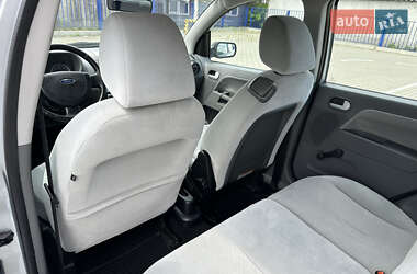 Хэтчбек Ford Fusion 2005 в 