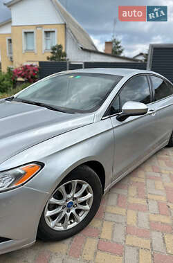 Седан Ford Fusion 2015 в 