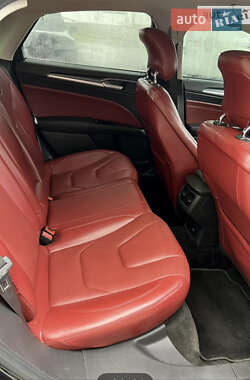 Седан Ford Fusion 2014 в 