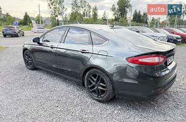 Седан Ford Fusion 2015 в 