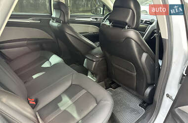 Седан Ford Fusion 2016 в 