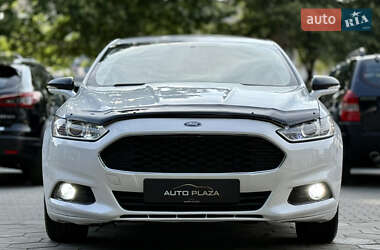 Седан Ford Fusion 2016 в 