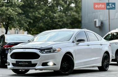 Седан Ford Fusion 2016 в 
