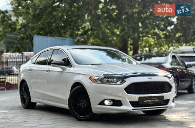 Седан Ford Fusion 2016 в 