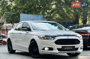 Седан Ford Fusion 2016 в 