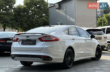 Седан Ford Fusion 2016 в 