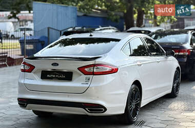Седан Ford Fusion 2016 в 
