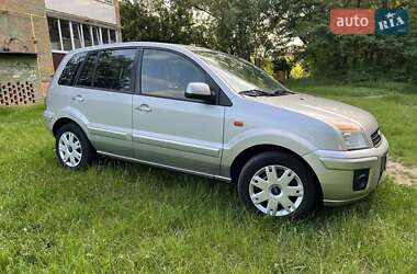 Хэтчбек Ford Fusion 2011 в 