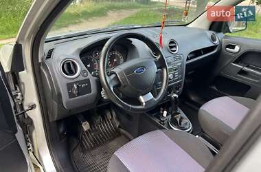 Хэтчбек Ford Fusion 2011 в 