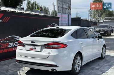 Седан Ford Fusion 2018 в 