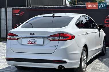 Седан Ford Fusion 2018 в 