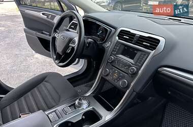 Седан Ford Fusion 2018 в 