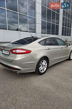 Седан Ford Fusion 2015 в 