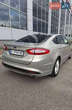 Седан Ford Fusion 2015 в 