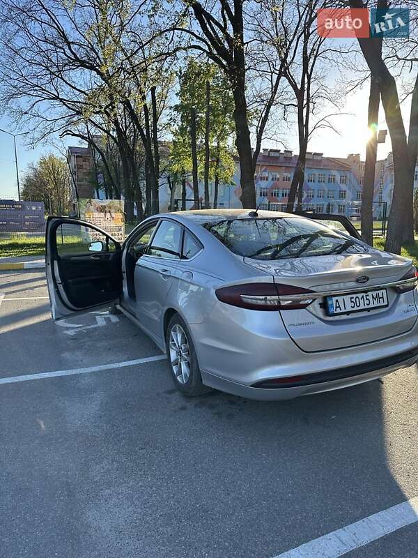 Седан Ford Fusion 2017 в 