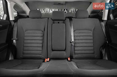 Седан Ford Fusion 2016 в 