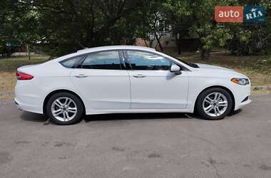 Седан Ford Fusion 2018 в 