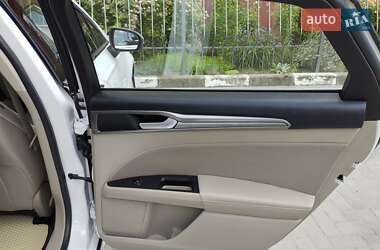 Седан Ford Fusion 2018 в 