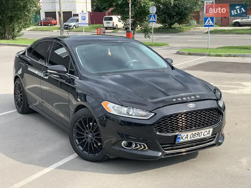 Седан Ford Fusion 2015 в 