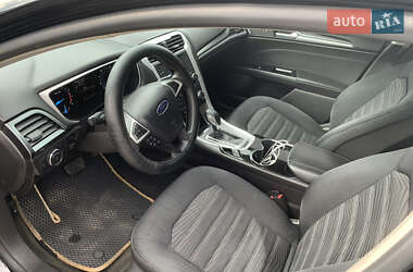 Седан Ford Fusion 2015 в 
