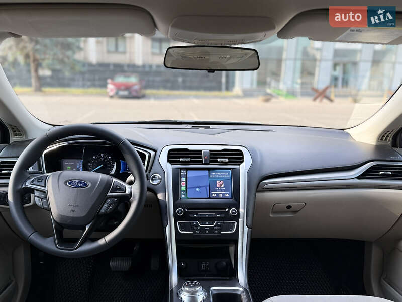 Седан Ford Fusion 2016 в Одесі