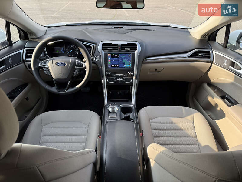 Седан Ford Fusion 2016 в Одесі