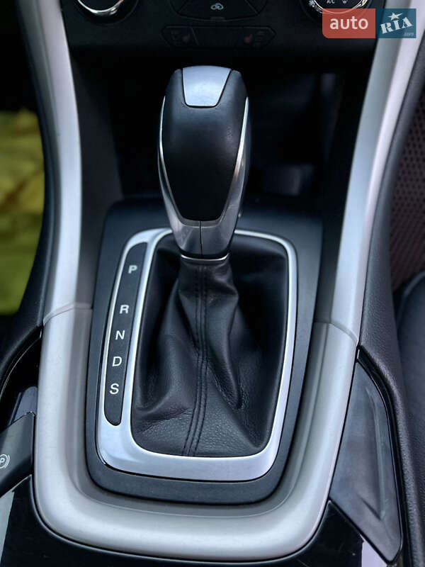 Седан Ford Fusion 2014 в Черновцах