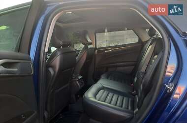 Седан Ford Fusion 2015 в 