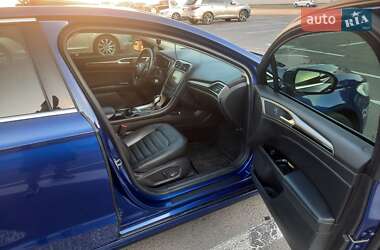 Седан Ford Fusion 2015 в 