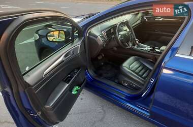 Седан Ford Fusion 2015 в 
