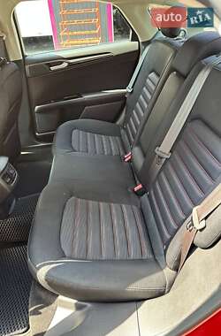 Седан Ford Fusion 2013 в 