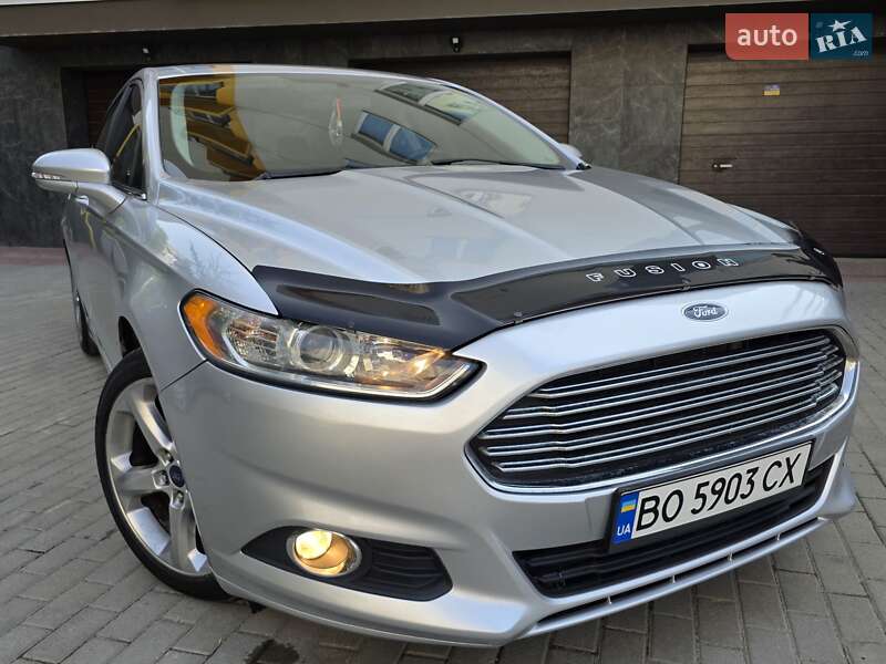 Седан Ford Fusion 2013 в 