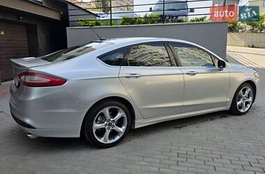 Седан Ford Fusion 2013 в 
