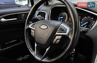 Седан Ford Fusion 2013 в 