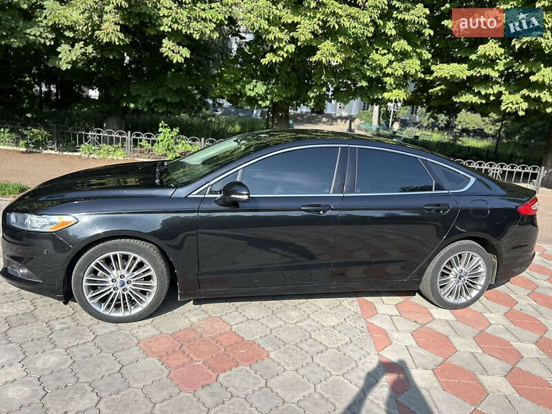Седан Ford Fusion 2015 в Ніжині