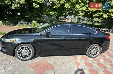 Седан Ford Fusion 2015 в 