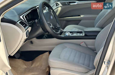 Седан Ford Fusion 2017 в 