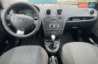 Хэтчбек Ford Fusion 2011 в 